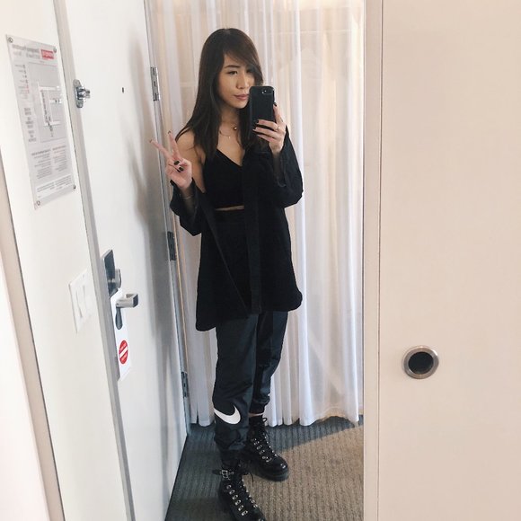 Nike Belted Swoosh Cargo Pants - Picture 5 of 8